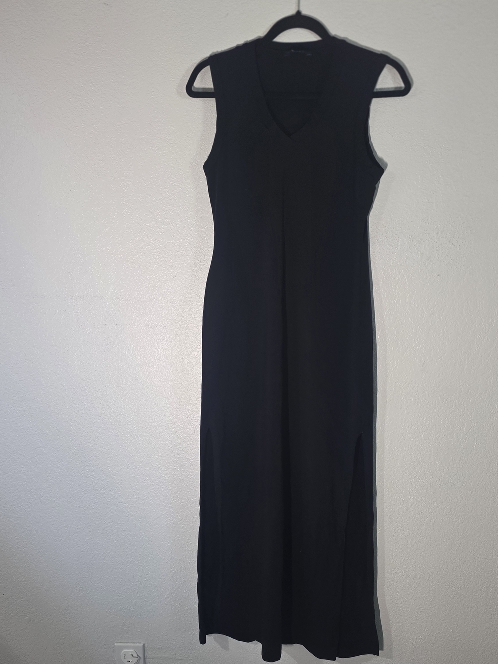 Guess Sleeveless Black V-Neck Maxi with Side Slits
